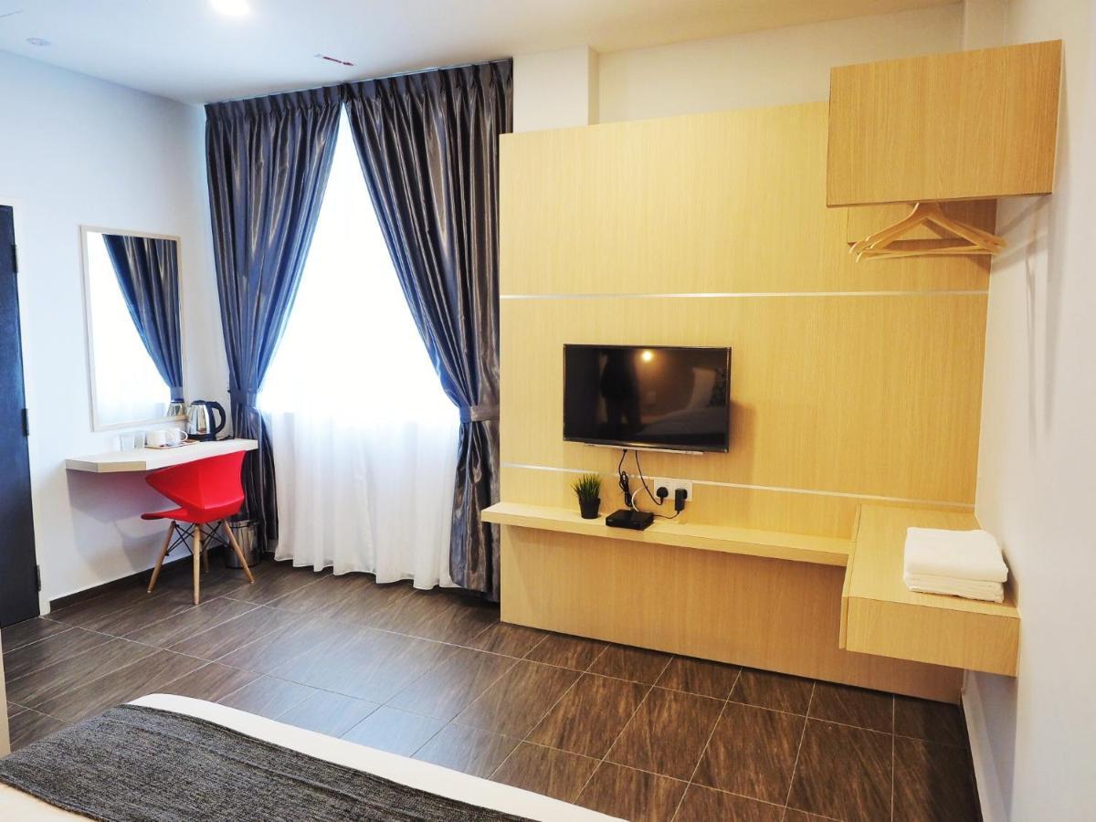 The Tree Hotel Muar Luaran gambar